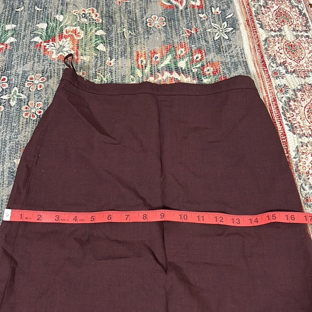 Maroon size 4 pencil skirt zipper back closure C1-21